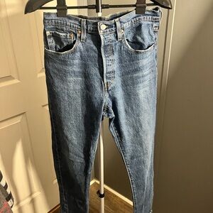 Levi's Men's Bootcut Jeans in Classic Blue - Button up